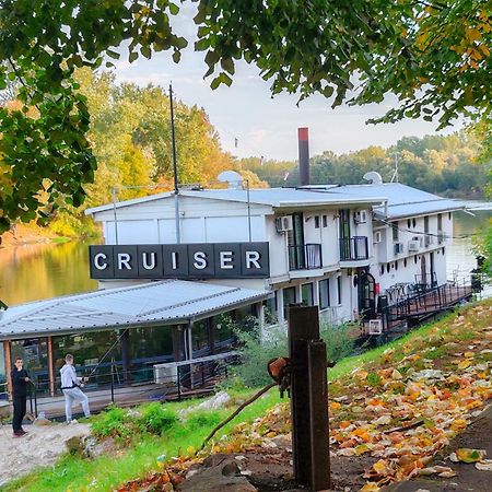 Cruiser Restoran Cuprija Exterior photo